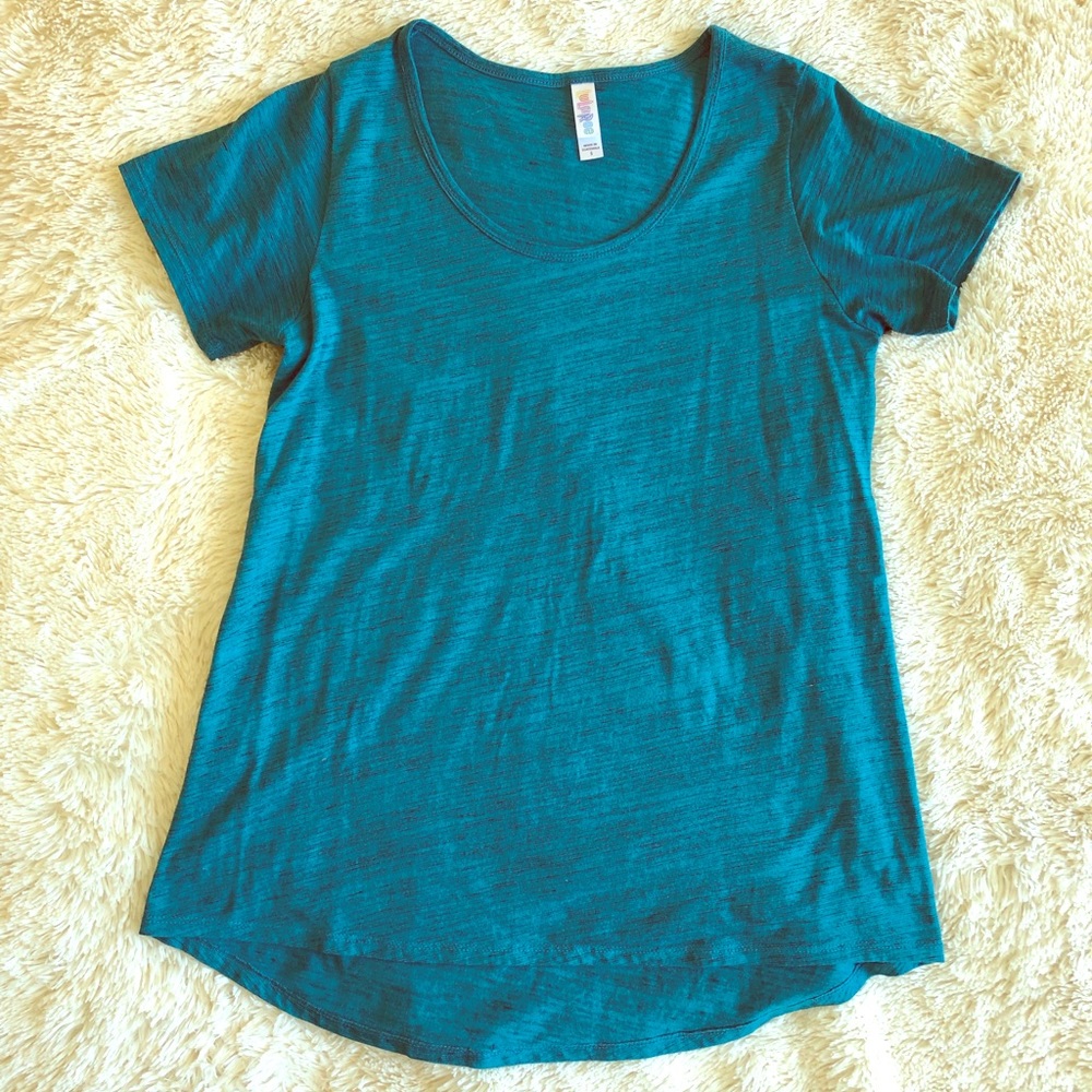 LuLaRoe Classic t - size small